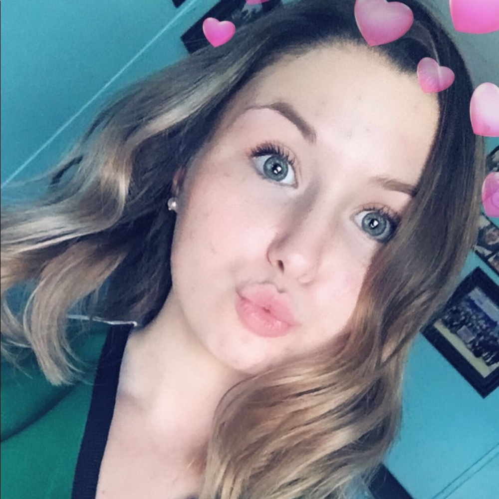 Meet your Posher, Elizabeth